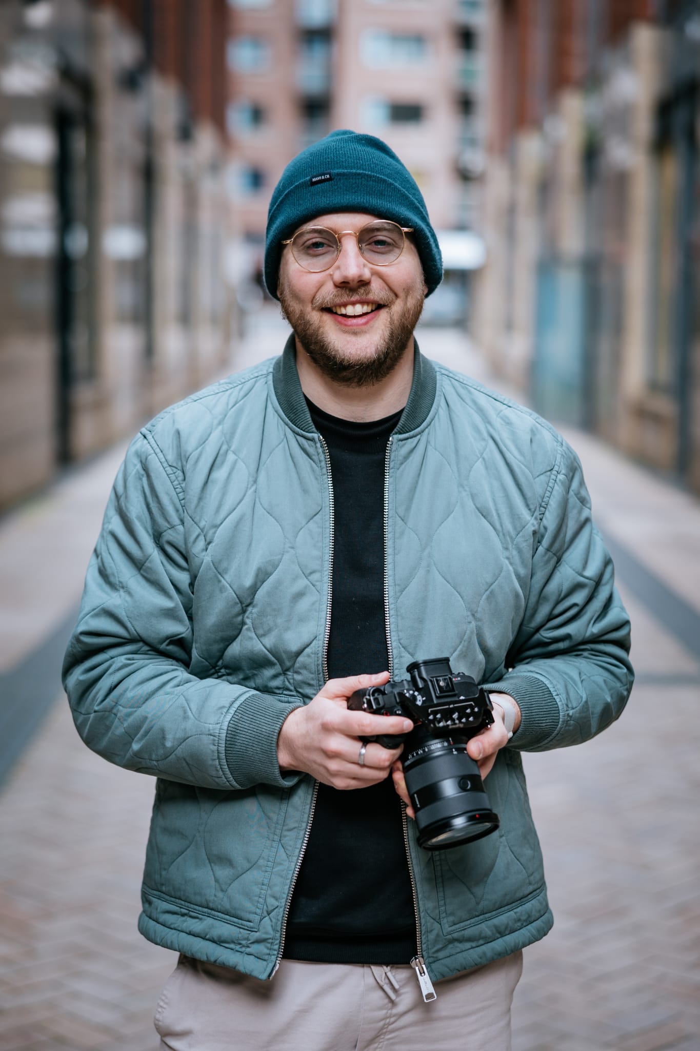 Lee Murray on location